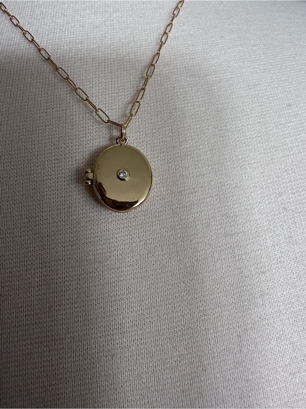 Electric Picks 14kt Gold Plated Oval Locket Necklace Dainty Paperclip 18" Chain - Picture 6 of 9